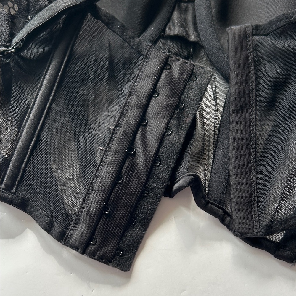 Victoria's Secret Black Lace Bustier Very Sexy Balconet Corset size 32D  RARE - Picture 7 of 7